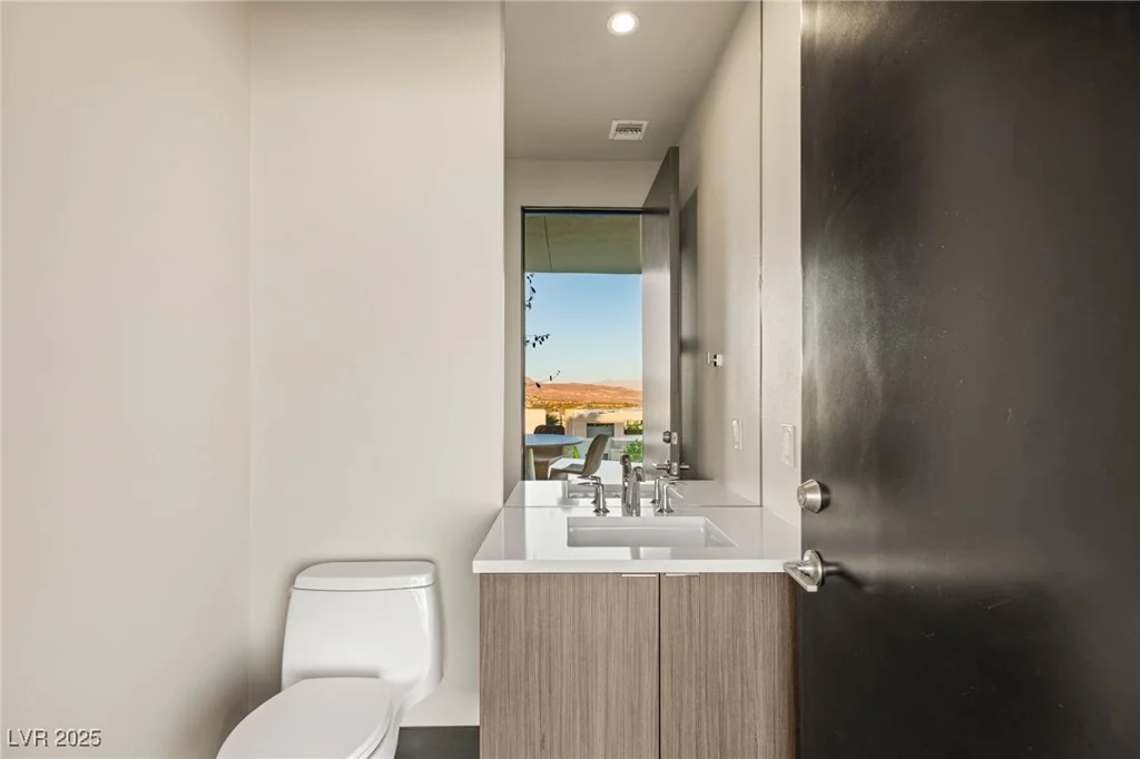 12 Desert Lake, Henderson, NV 89011