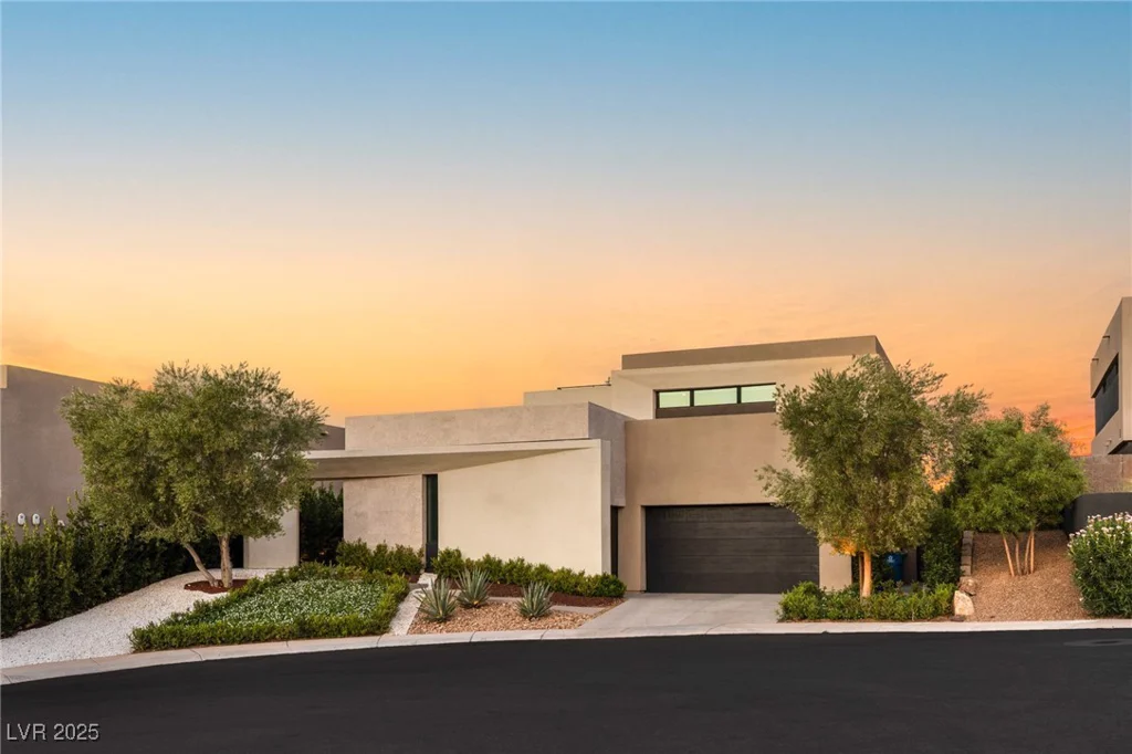 12 Desert Lake, Henderson, NV 89011