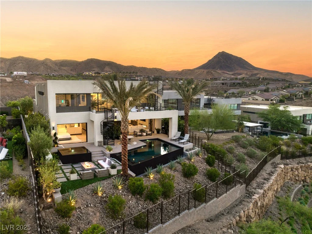 12 Desert Lake, Henderson, NV 89011