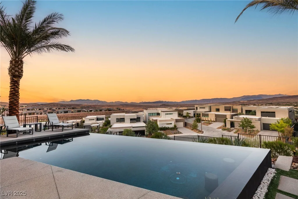 12 Desert Lake, Henderson, NV 89011