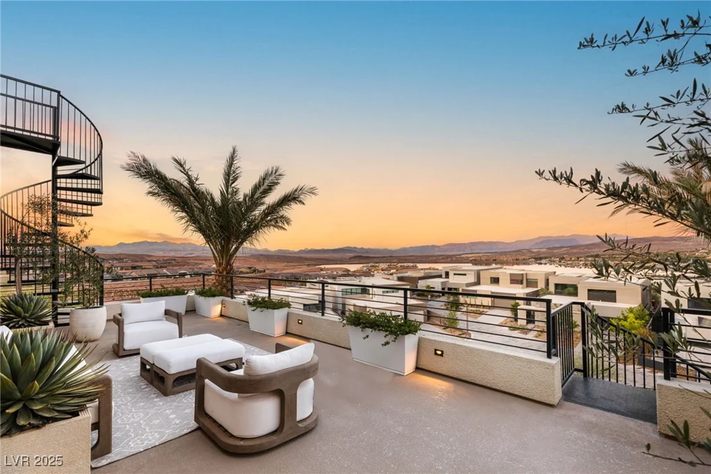 12 Desert Lake, Henderson, NV 89011