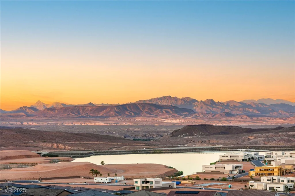 12 Desert Lake, Henderson, NV 89011