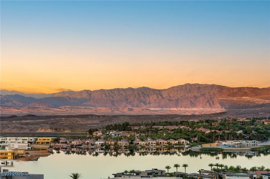 12 Desert Lake, Henderson, NV 89011