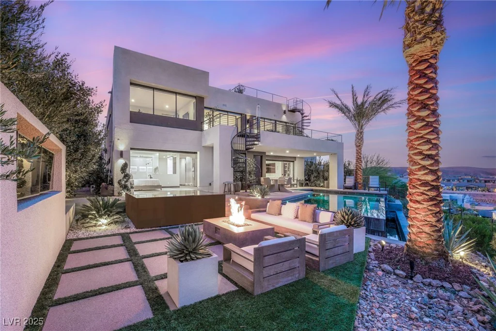 12 Desert Lake, Henderson, NV 89011