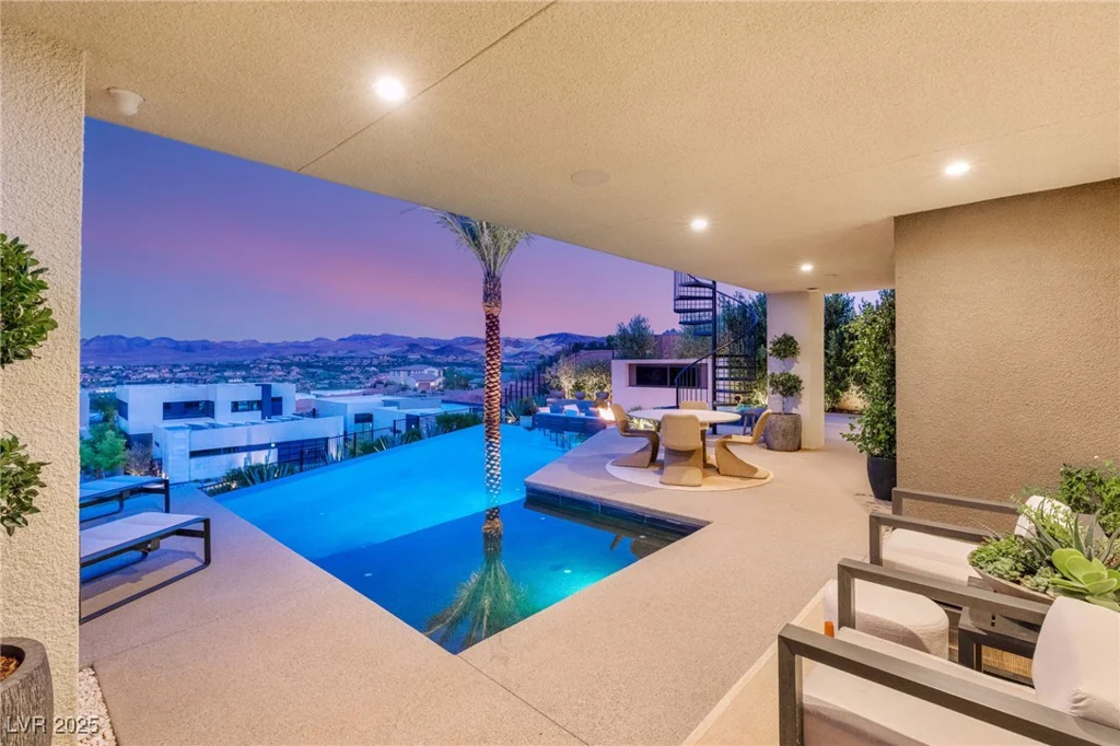 12 Desert Lake, Henderson, NV 89011