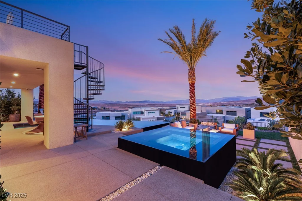 12 Desert Lake, Henderson, NV 89011