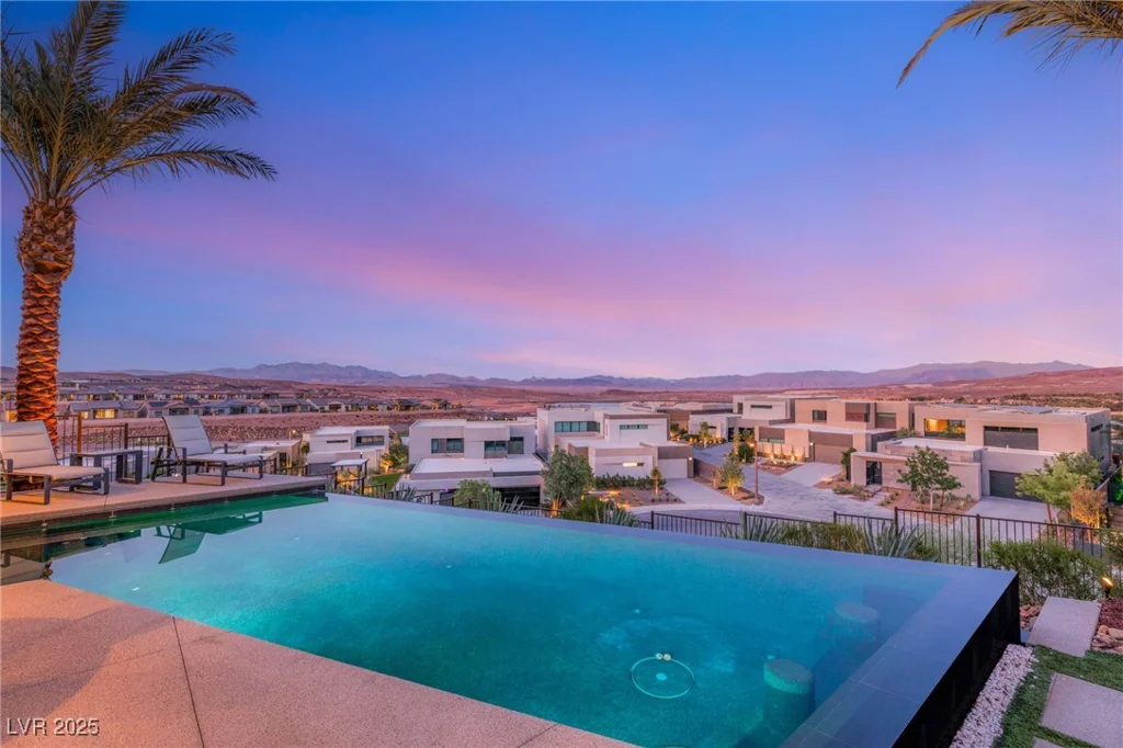12 Desert Lake, Henderson, NV 89011