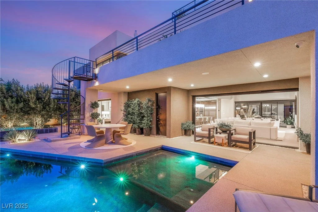 12 Desert Lake, Henderson, NV 89011