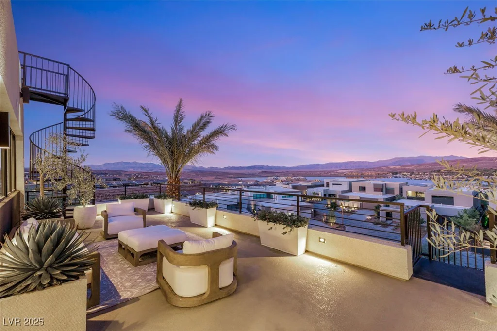 12 Desert Lake, Henderson, NV 89011