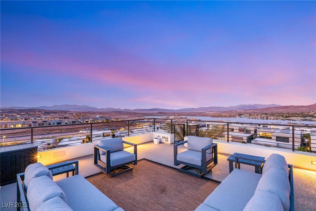 12 Desert Lake, Henderson, NV 89011