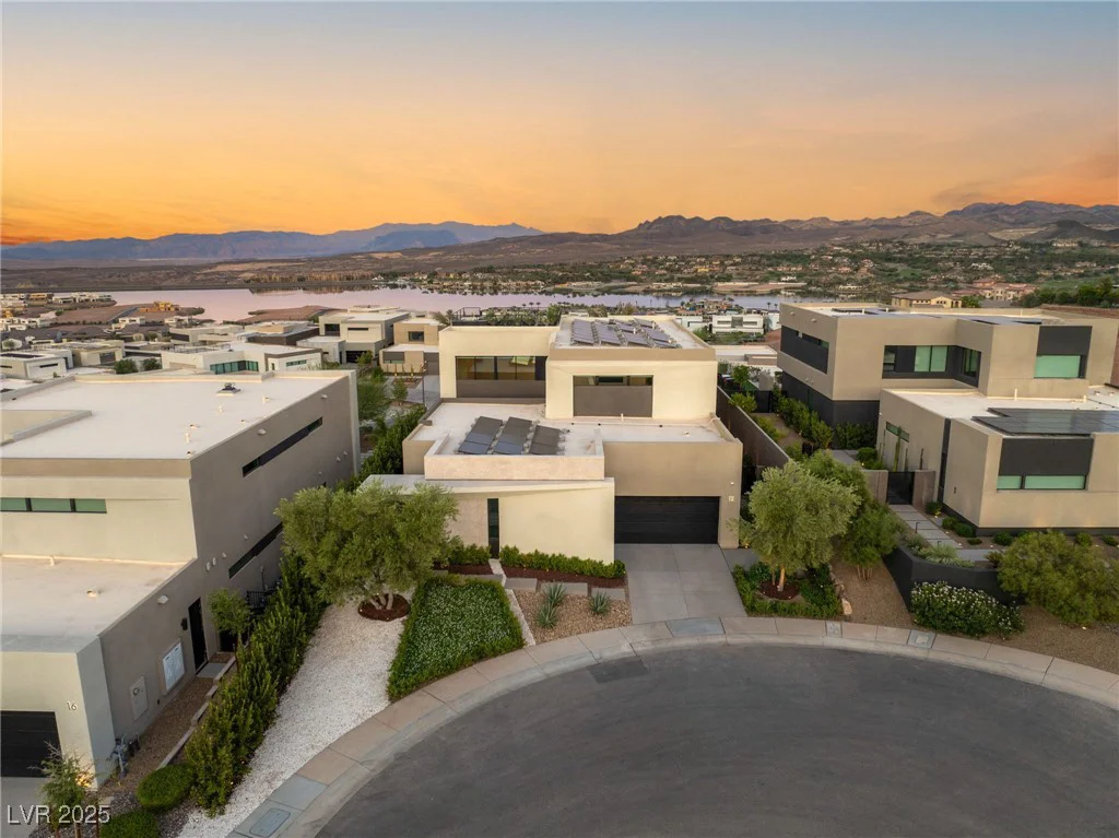 12 Desert Lake, Henderson, NV 89011