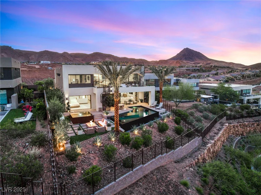 12 Desert Lake, Henderson, NV 89011