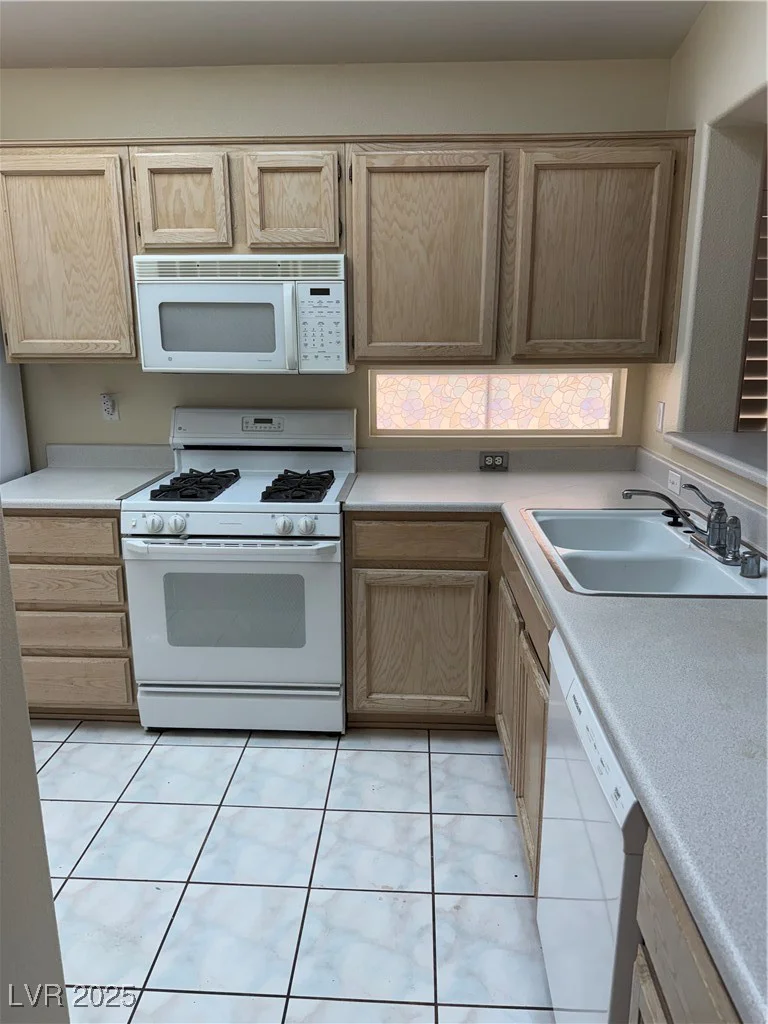 495 Edgefield Ridge, Henderson, NV 89012