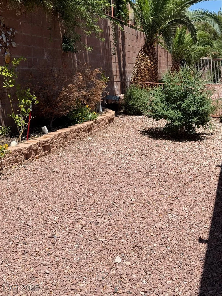 495 Edgefield Ridge, Henderson, NV 89012