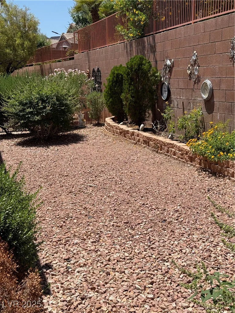 495 Edgefield Ridge, Henderson, NV 89012