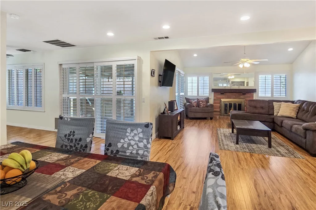 3747 Braewood South, Las Vegas, NV 89120