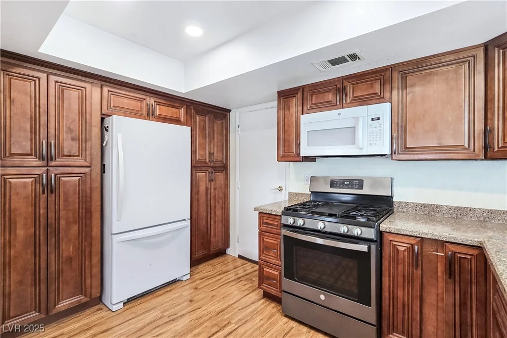 3747 Braewood South, Las Vegas, NV 89120