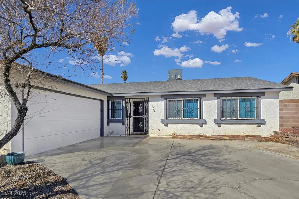3747 Braewood South, Las Vegas, NV 89120
