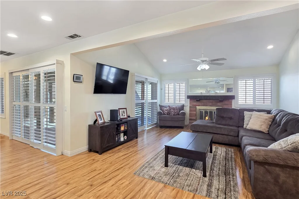 3747 Braewood South, Las Vegas, NV 89120