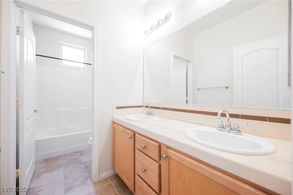 2008 Royal Gardens, North Las Vegas, NV 89084
