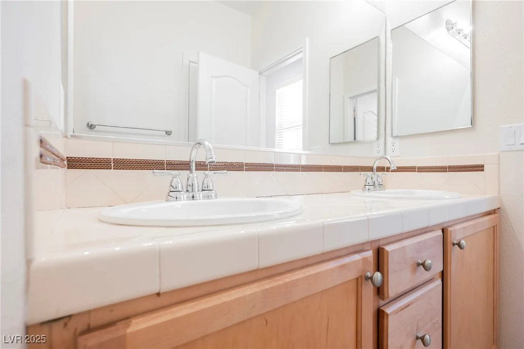 2008 Royal Gardens, North Las Vegas, NV 89084