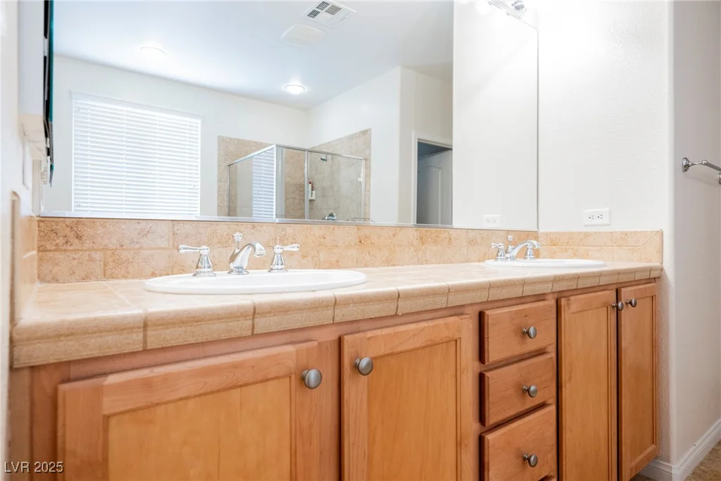 2008 Royal Gardens, North Las Vegas, NV 89084