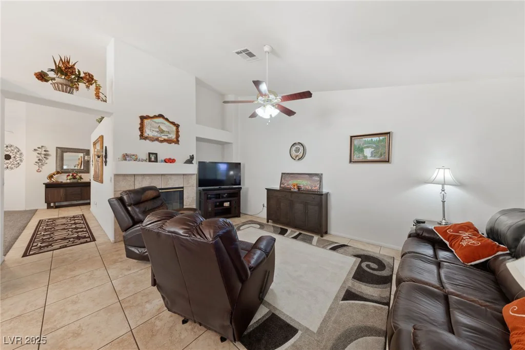 3561 Yorba Linda, Las Vegas, NV 89122