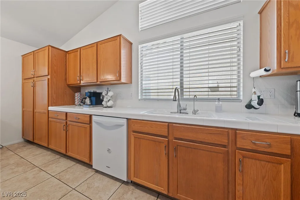3561 Yorba Linda, Las Vegas, NV 89122
