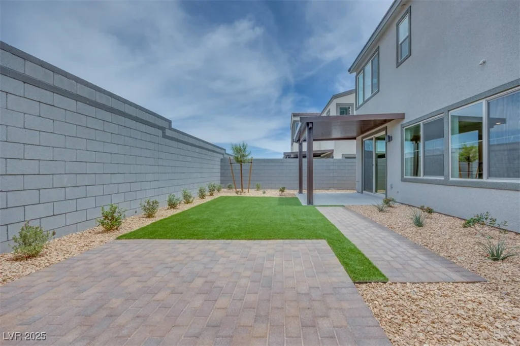 10448 Smokey Mariposa, Las Vegas, NV 89166