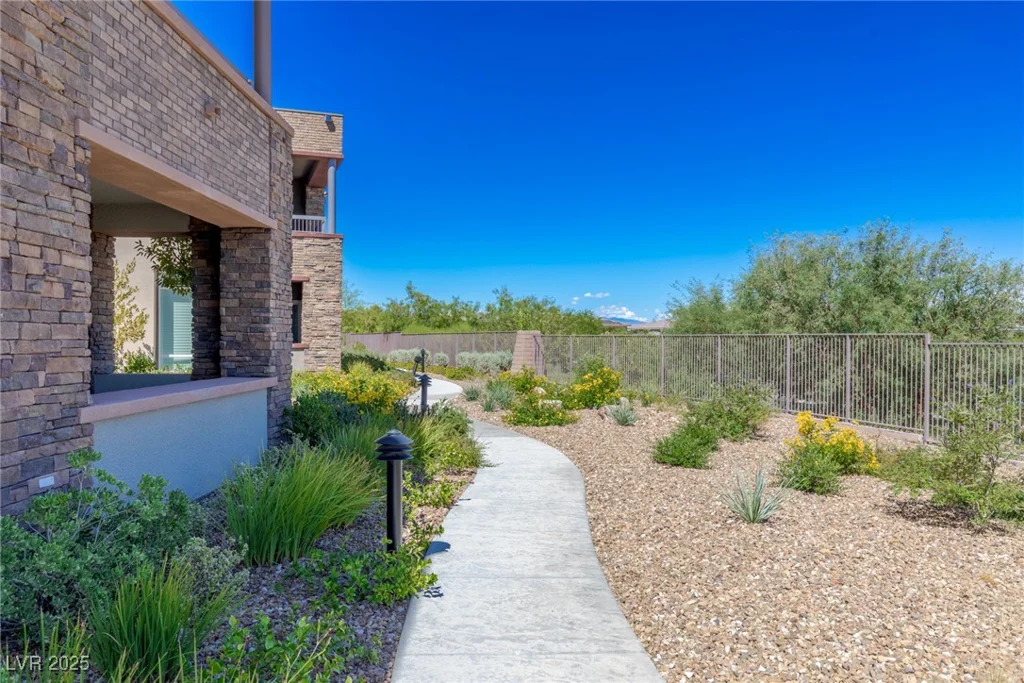 11280 Granite Ridge, Las Vegas, NV 89135
