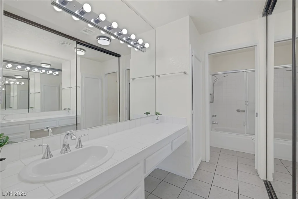 6250 Flamingo, Las Vegas, NV 89103