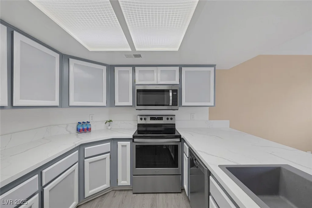 6250 Flamingo, Las Vegas, NV 89103