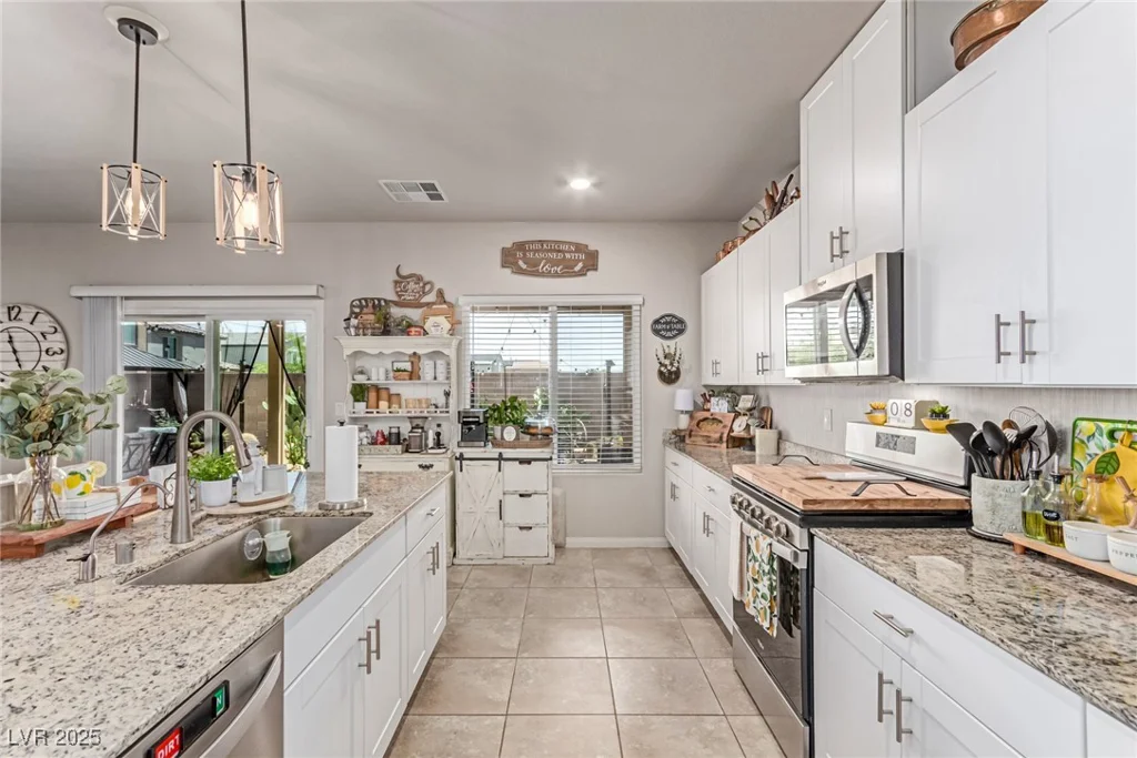 7824 Warm Winds, North Las Vegas, NV 89084