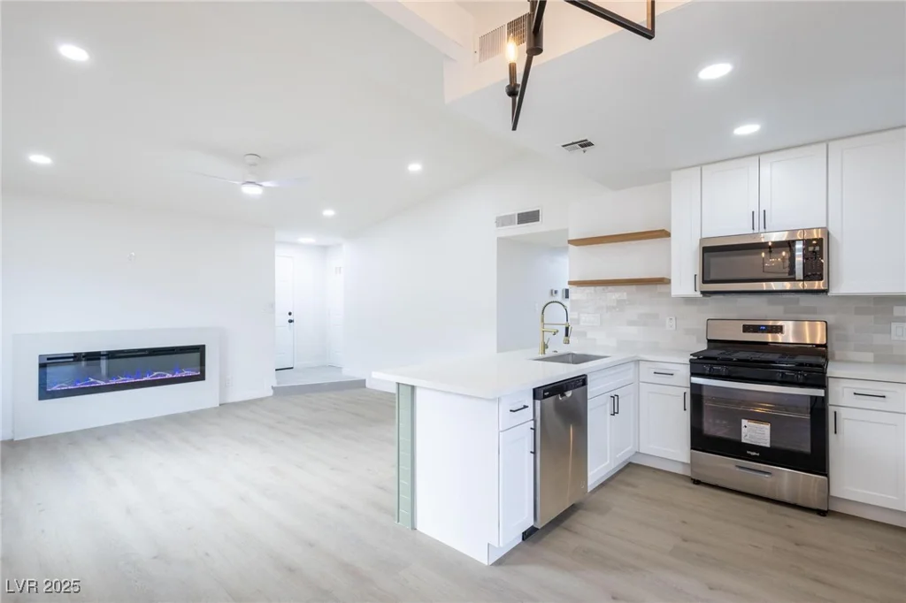 6170 University, Las Vegas, NV 89103