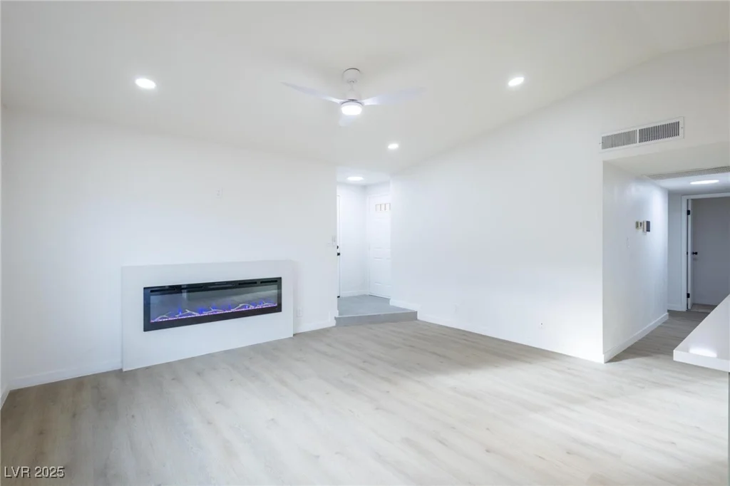 6170 University, Las Vegas, NV 89103