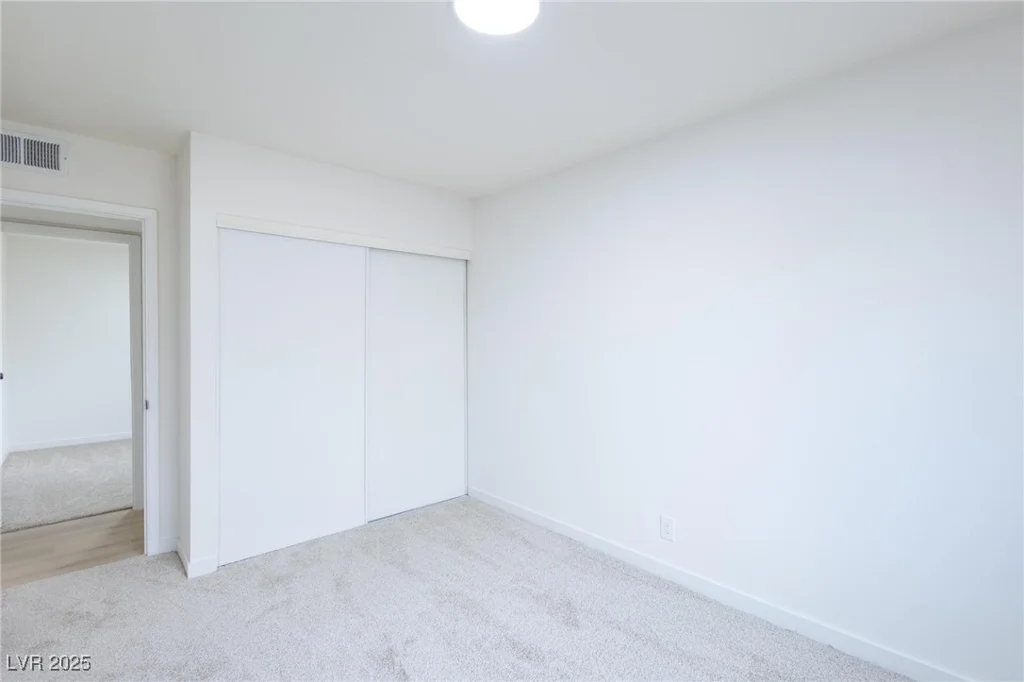 6170 University, Las Vegas, NV 89103
