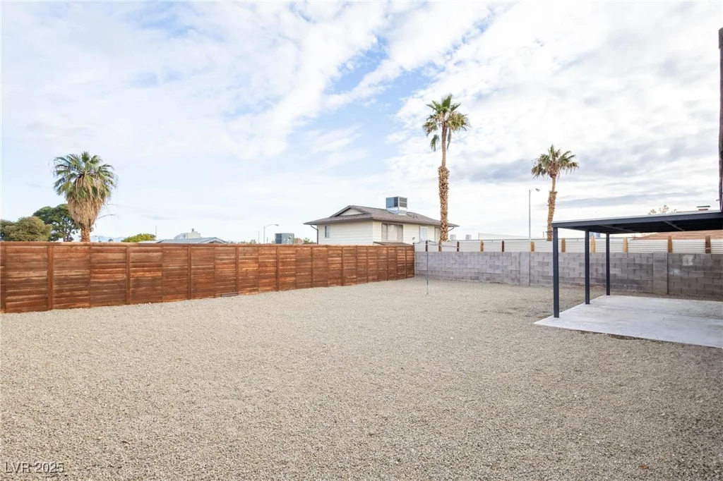 6170 University, Las Vegas, NV 89103