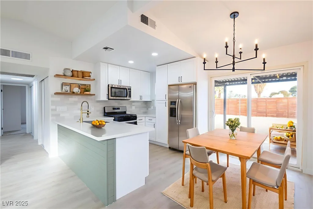 6170 University, Las Vegas, NV 89103