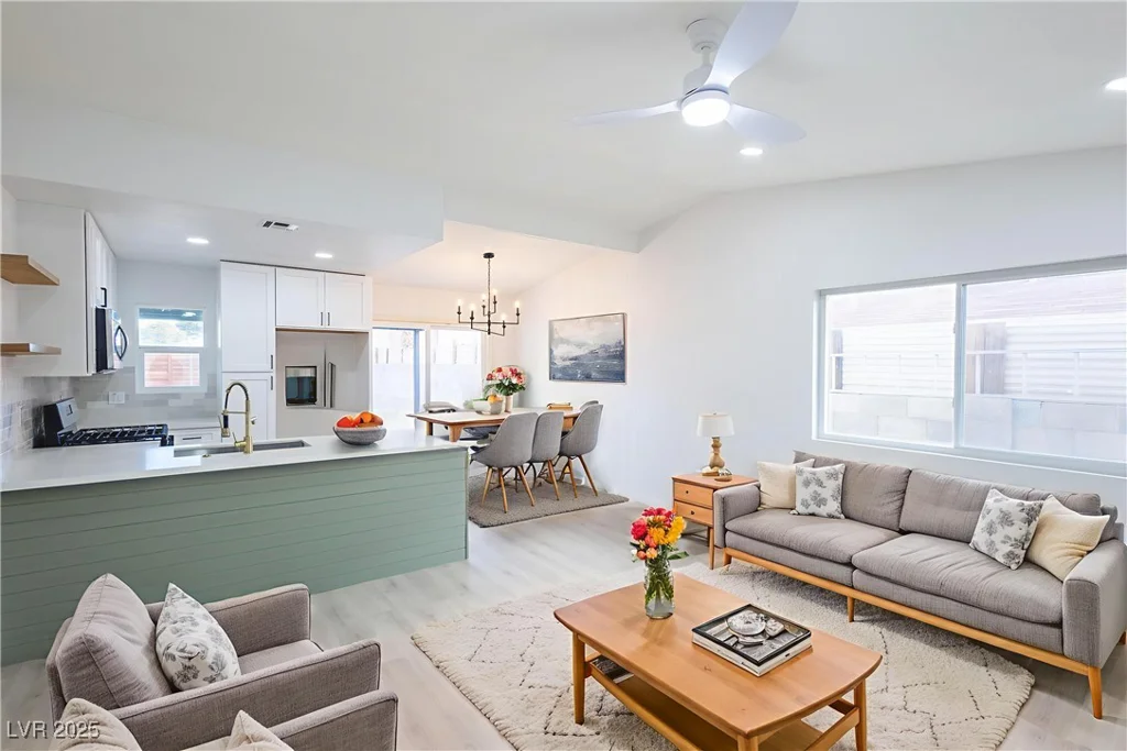 6170 University, Las Vegas, NV 89103
