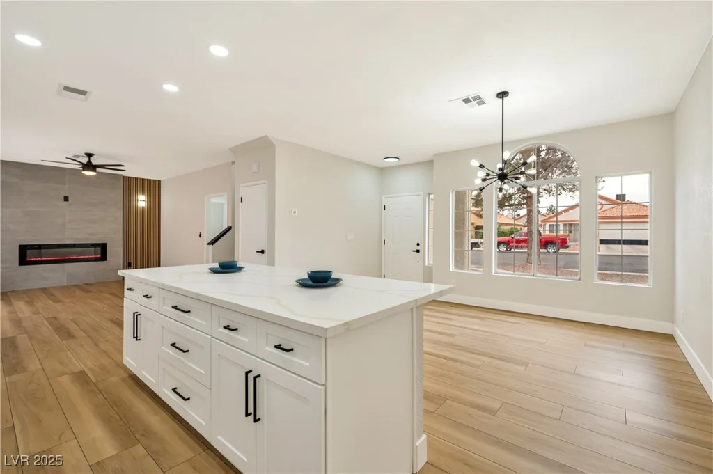 6388 Canyon Dawn, Las Vegas, NV 89108