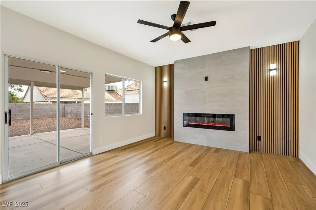 6388 Canyon Dawn, Las Vegas, NV 89108
