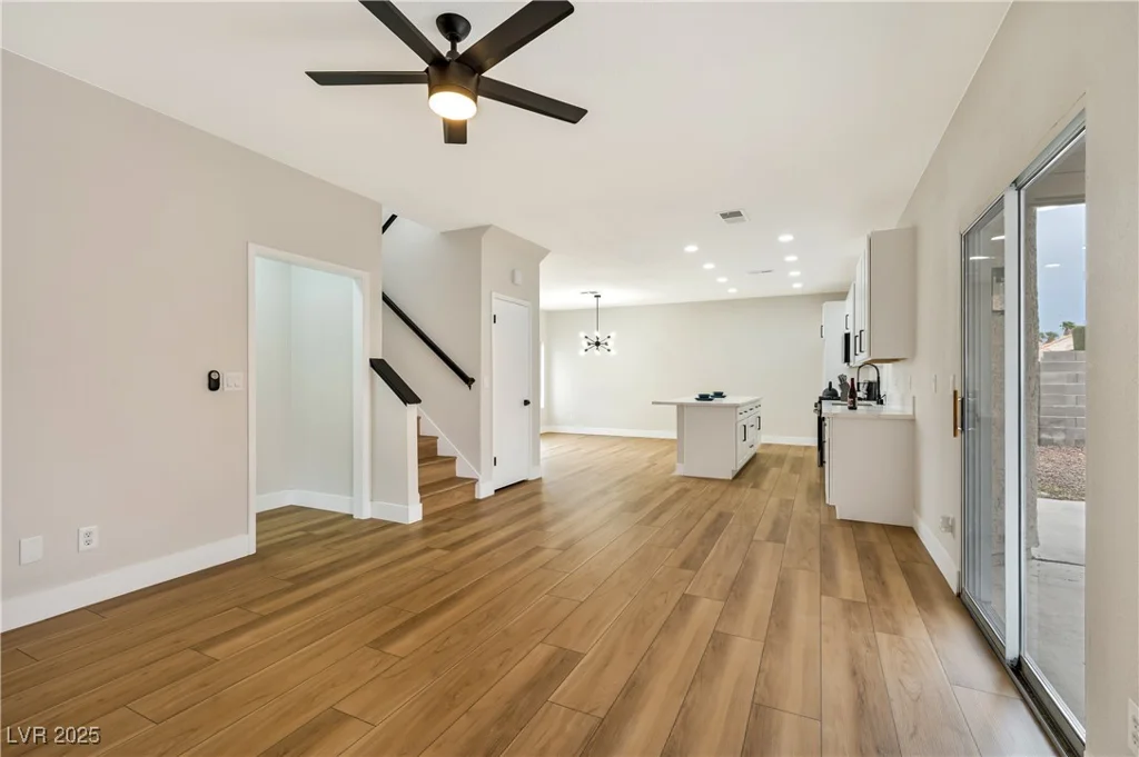 6388 Canyon Dawn, Las Vegas, NV 89108
