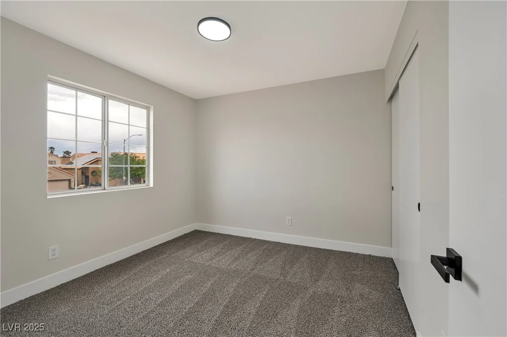 6388 Canyon Dawn, Las Vegas, NV 89108
