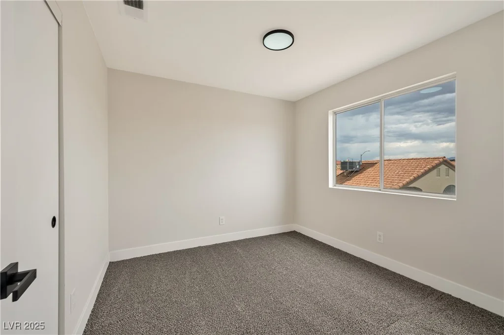 6388 Canyon Dawn, Las Vegas, NV 89108