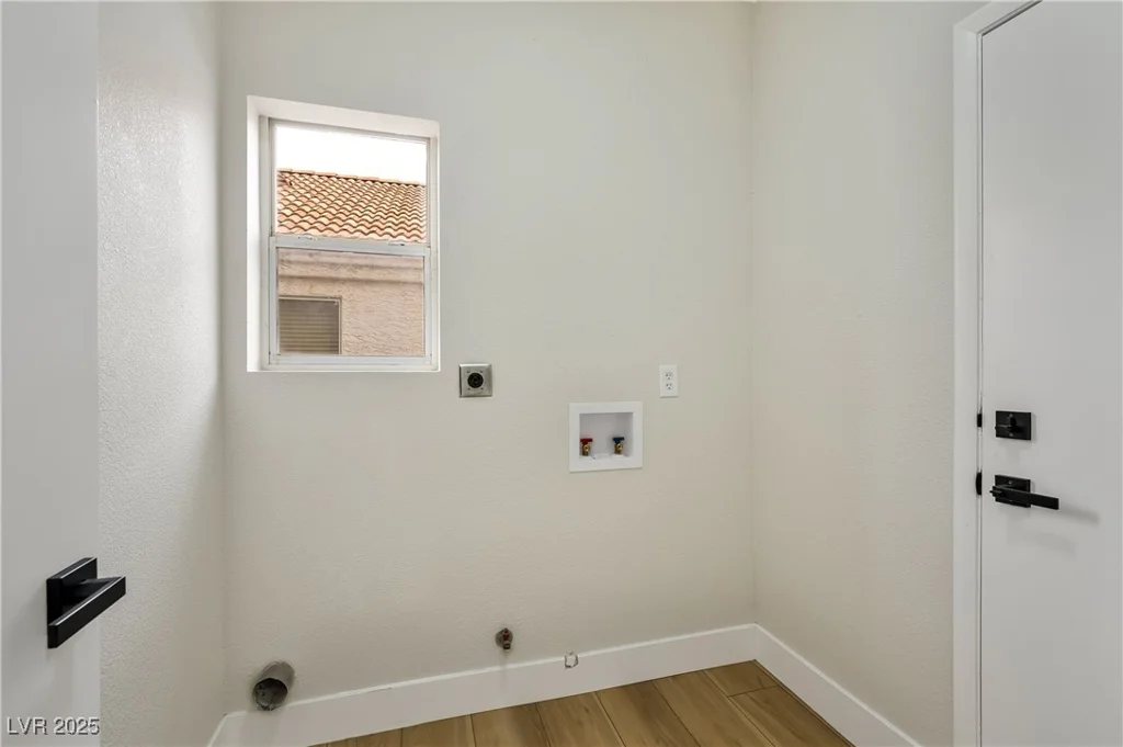 6388 Canyon Dawn, Las Vegas, NV 89108