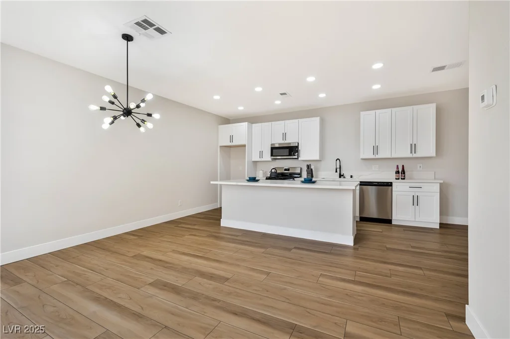 6388 Canyon Dawn, Las Vegas, NV 89108