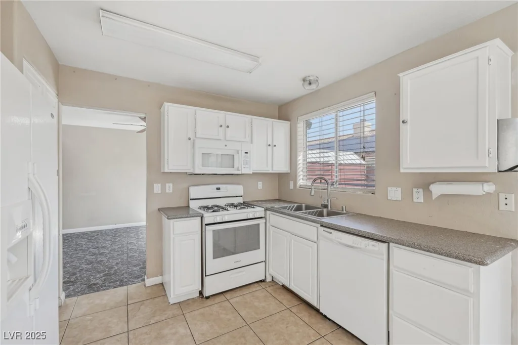 5636 Royal Castle, Las Vegas, NV 89130
