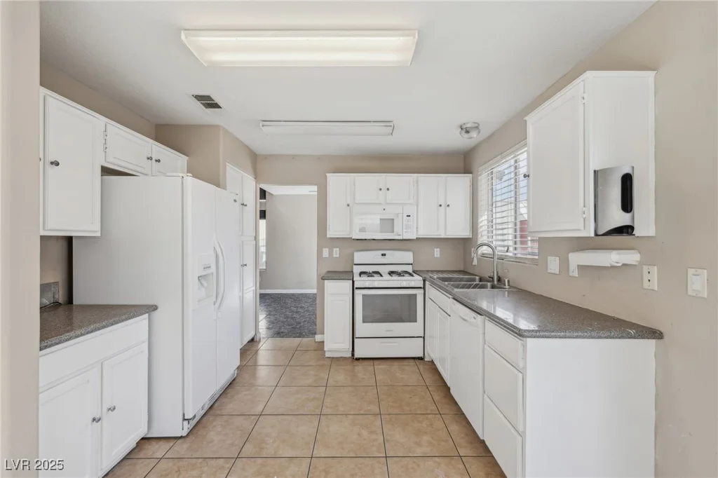 5636 Royal Castle, Las Vegas, NV 89130