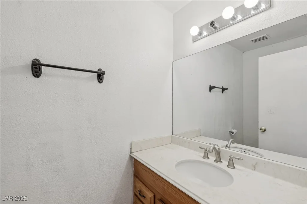 5636 Royal Castle, Las Vegas, NV 89130