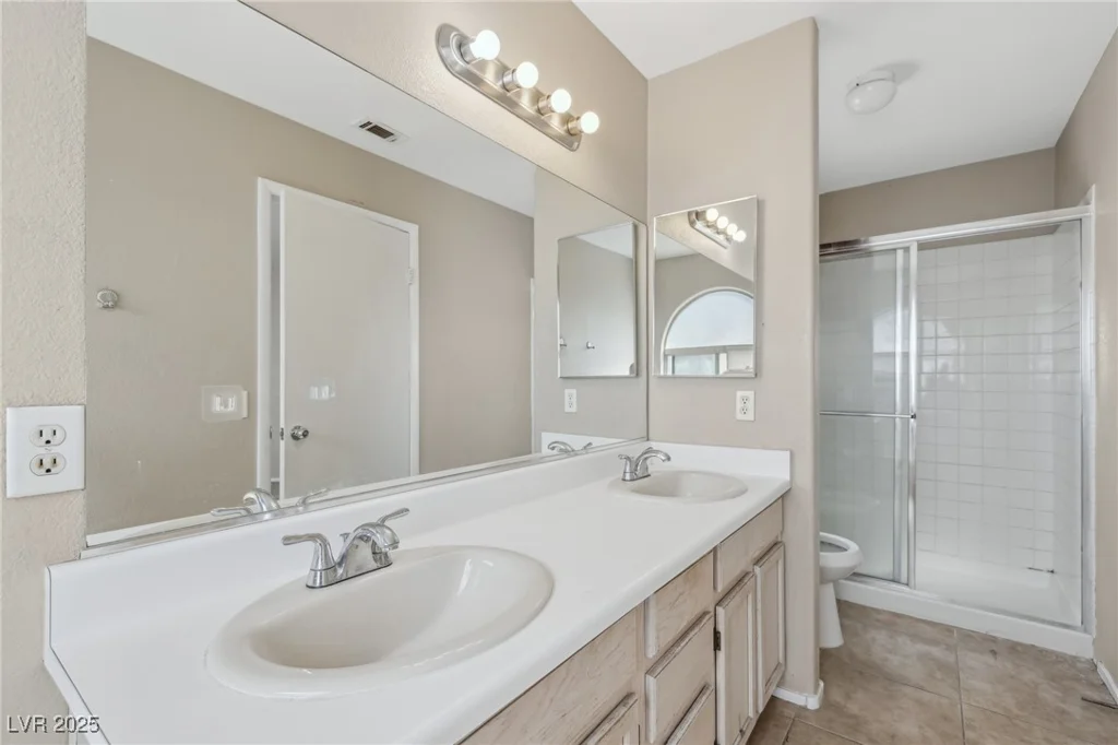 5636 Royal Castle, Las Vegas, NV 89130